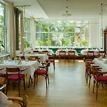 Kaiserin Augusta Hotel