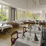 Kaiserin Augusta 3*