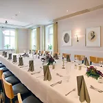 Kaiserin Augusta Hotel