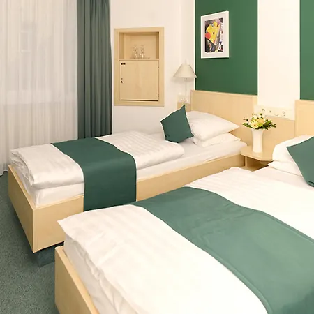 Отель Kaiserin Augusta