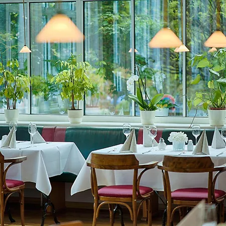 Kaiserin Augusta Hotel