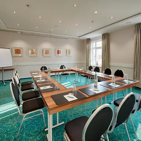 Kaiserin Augusta Отель