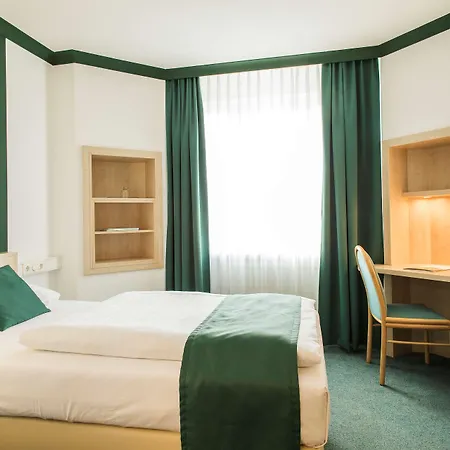 Kaiserin Augusta 3*