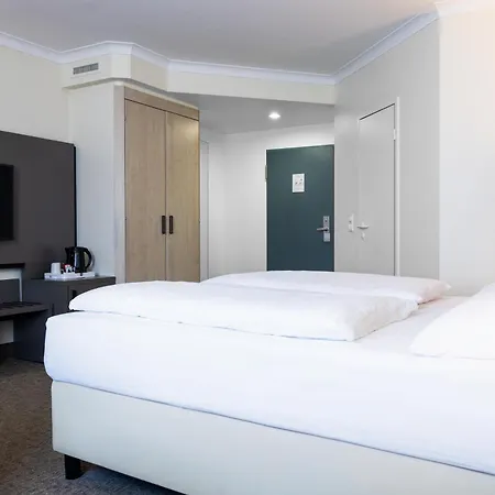 Kaiserin Augusta 3*
