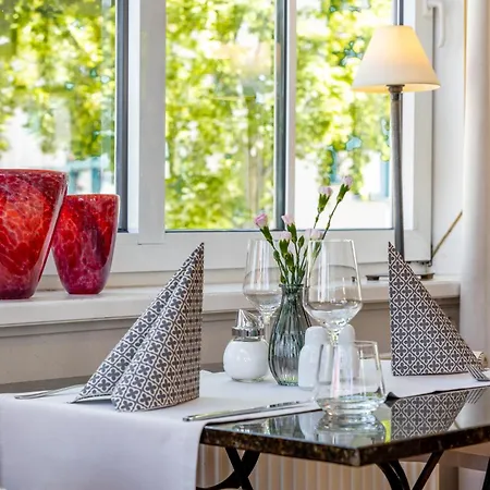 Hotel Kaiserin Augusta 3*