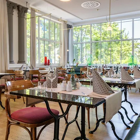 Kaiserin Augusta Hotel