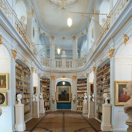 Hotel Kaiserin Augusta 3*