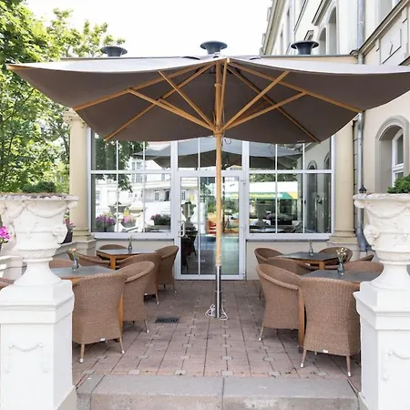 Kaiserin Augusta 3*