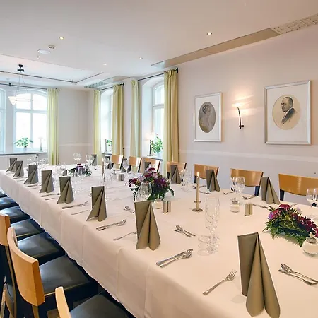 Kaiserin Augusta Hotel