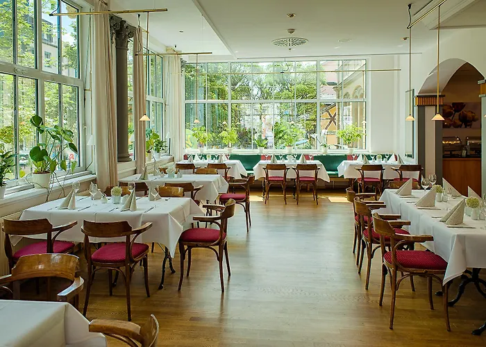 Kaiserin Augusta Hotel